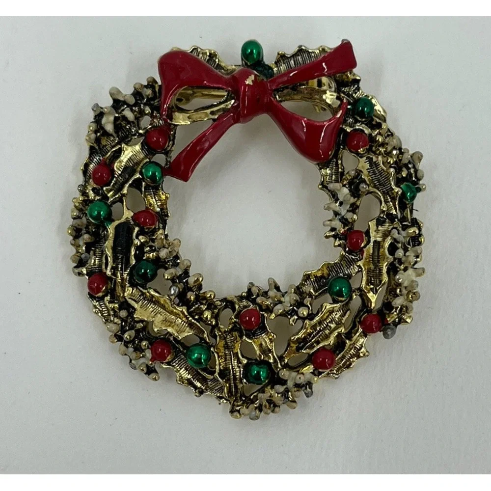 Vintage Gerry Christmas Brooch Wreath Red & Green Enamel Gold-Toned 1.8